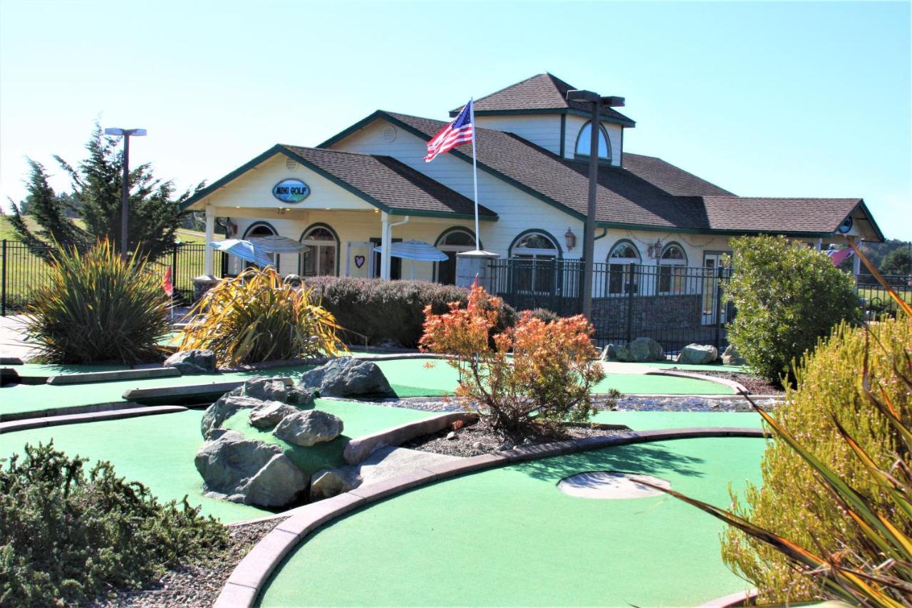 Emerald Dolphin Inn & Mini Golf Fort Bragg Exteriér fotografie