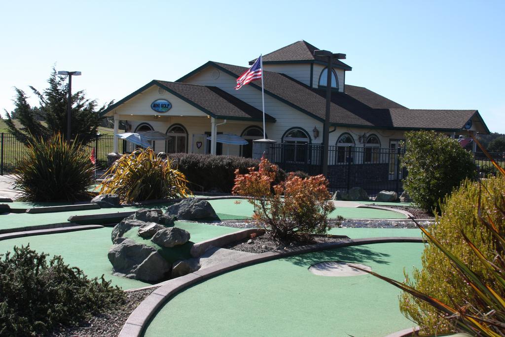 Emerald Dolphin Inn & Mini Golf Fort Bragg Exteriér fotografie
